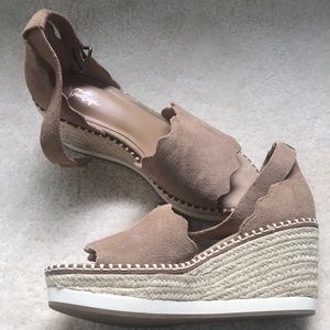 Crown Vintage wedges